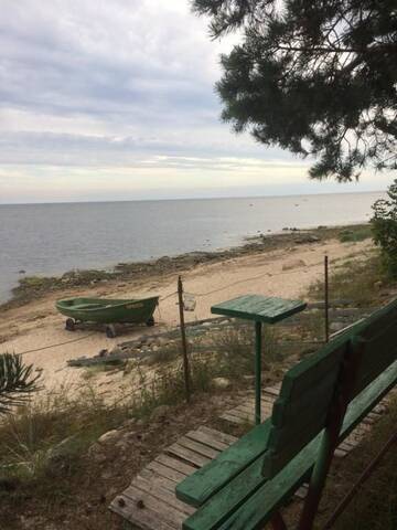 Фото номера Четырехместный номер с видом на море Кемпинги Seaside camping Bralisi г. Энгуре 11