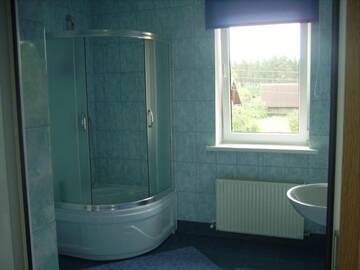 Фото номера Трехместный номер с собственной ванной комнатой Гостевой дом Guest House Neiļunams г. Энгуре 2